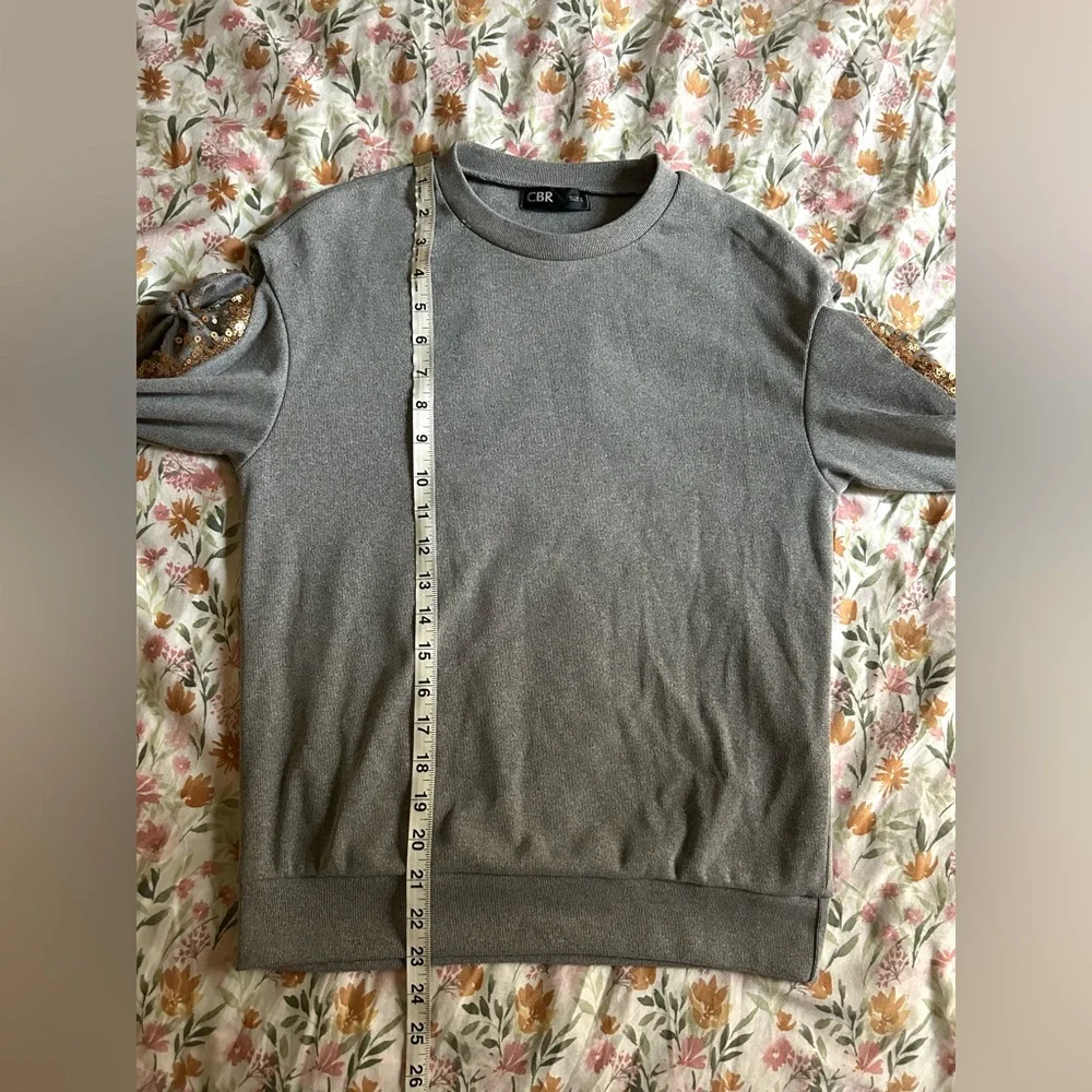 CBR Gray Textured Sweatshirt w/ Gold Sequin Sleeve Detail – Size Small - Picture 10 of 11